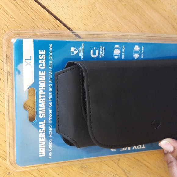 Phone cases - Picture 6 of 7